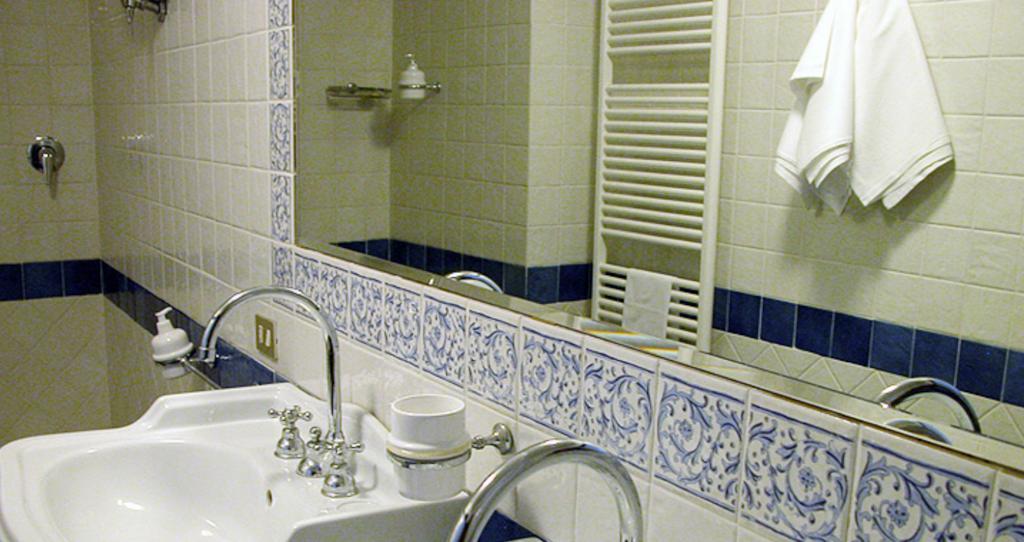 מלון טרווי Residenza Sant'Emiliano חדר תמונה