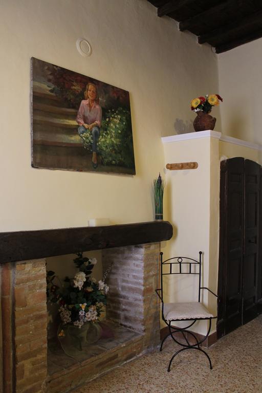 מלון טרווי Residenza Sant'Emiliano מראה חיצוני תמונה